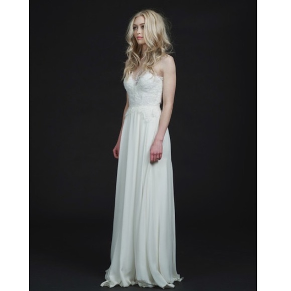 Sarah Seven Wedding Dress- The Violet Hour - Picture 2 of 7